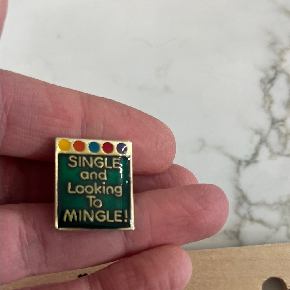 Colorful Single and Looking to Mingle Pin - Picture 4 of 4